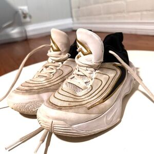 Nike Women's Cream and Gold Sneakers basketball